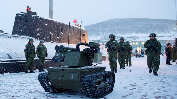 Fotos: Infantes rusos de Marina ponen a prueba su robot de combate