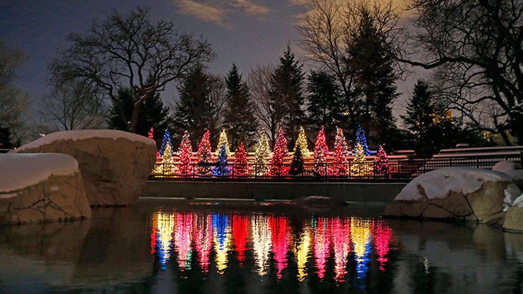 Disfrazarse de cabra o regalar patatas podridas: las costumbres de Navidad más curiosas del mundo