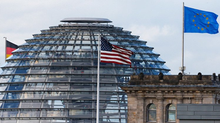 Jefe de Raiffeisenbank: EE.UU. no dejará de luchar contra Rusia a costa de la UE