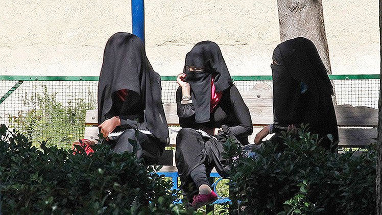 Publican un manual para madres yihadistas sobre cómo educar a los futuros terroristas