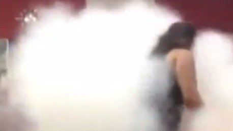 ‘Apaga-celos’: Expulsan con un extintor a una mujer despechada de un restaurante