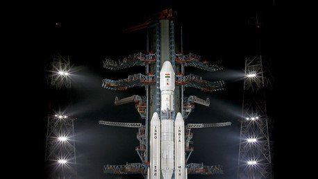 Video: India lanza con éxito el cohete más grande de su historia
