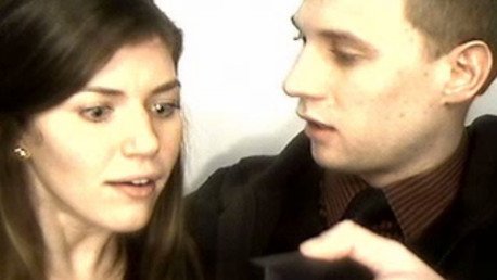 Propone matrimonio a su novia en un fotomatón y esto es lo que resultó