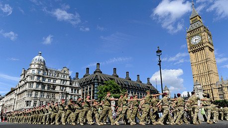 Violaciones masculinas, un método común de intimidación en el Ejército británico