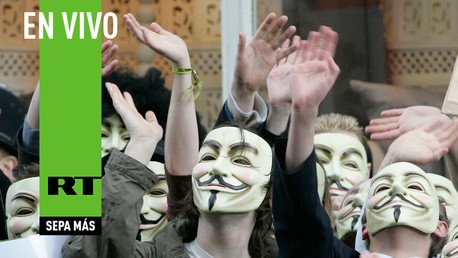 Anonymous protesta frente a la sede de la BBC en Londres