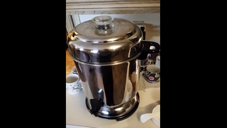 La cafetera que suena como un partido de tenis femenino