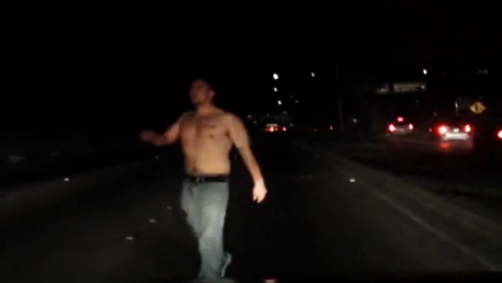 México: Se tira desde un puente para escapar de la Policía