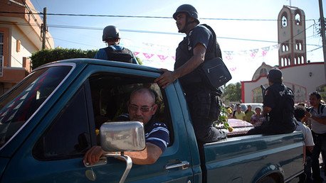 México: Un exlíder de las autodefensas de Michoacán se rinde junto con su grupo