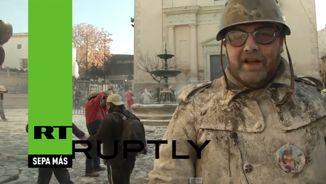 'Guerra' en España… de harina, huevos y fuegos artificiales