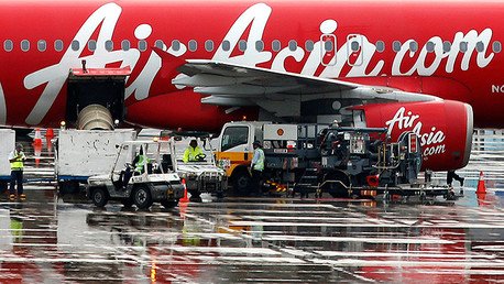 Investigadores creen que el avión de AirAsia está en el fondo del océano