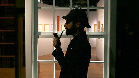 Explican qué hacer para aprender a 'leer' a las personas como Sherlock Holmes