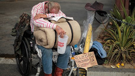 "Una especie de infierno": Así trata una ciudad de EE.UU. a los sintechos