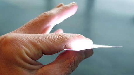 Crean un papel que convierte en luz todo lo que toca