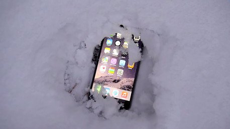 Qué le pasa al iPhone 6 si lo dejamos un día entero enterrado en la nieve