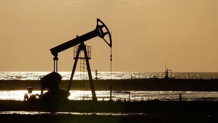 Irán: Arabia Saudita está cometiendo un "grave error" con su política petrolera