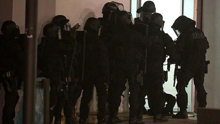 Varios detenidos durante operativo para dar con los autores del ataque en París