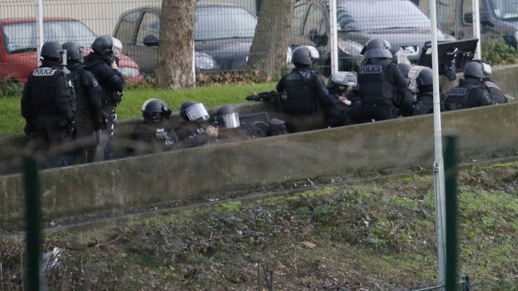 Terrorista abatido que tomó rehenes en supermercado judío de París se entrevistó con Sarkozy