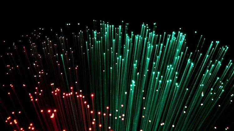 ¿Estaba Einstein equivocado? Descubren que la velocidad de luz es variable