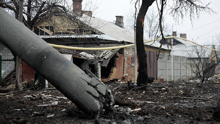Al menos 12 muertos tras bombardeos contra un trolebús y la Casa de la Cultura de Donetsk