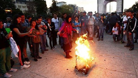 Familiares y profesores de los 43 estudiantes viajan a Ciudad de México para manifestarse