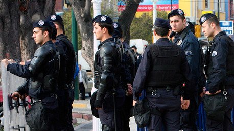 Estambul: Un hombre lanza una granada cerca de la oficina de Erdogan