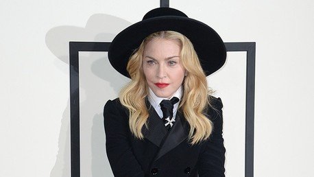 Indignación con Madonna por hacer montajes fotográficos de Luther King, Mandela y Marley