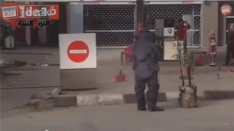 Fuertes imágenes: Experto en desactivar explosivos muere en el intento