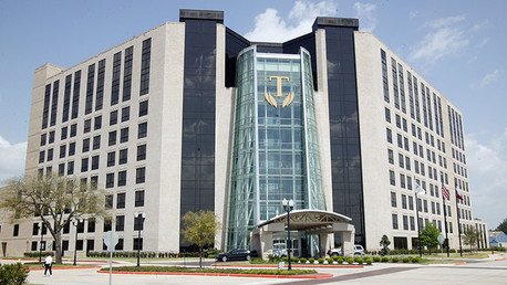 Un hombre armado se atrinchera en la habitación de su hijo en un hospital en Texas