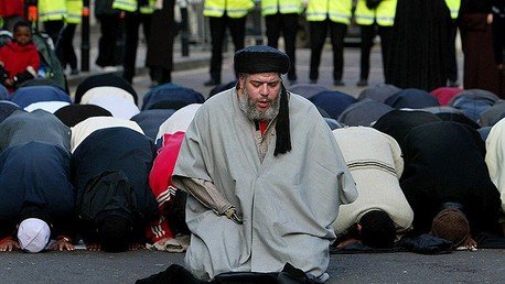 Uno de los atacantes de 'Charlie Hebdo' fue guiado por el entorno del clérigo Abu Hamza