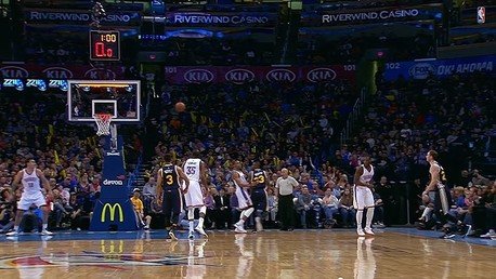 El magnífico lanzamiento del jugador de la NBA Trevor Booker