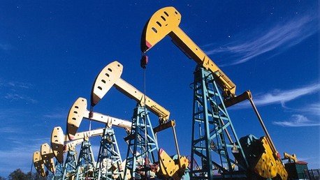 Experto: EE.UU. puede desatar una nueva guerra en Oriente Medio por el precio del crudo