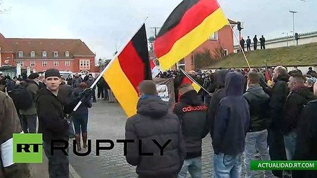 Frankfurt se manifiesta contra la xenofobia