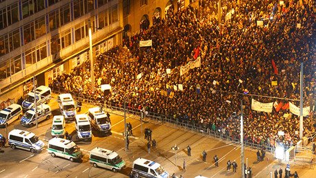 VIDEO: Marcha masiva contra la islamización en Leipzig, Alemania