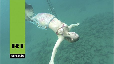España: La sirena Natalie quiere vivir en el mar de Canarias (Subtitulado)
