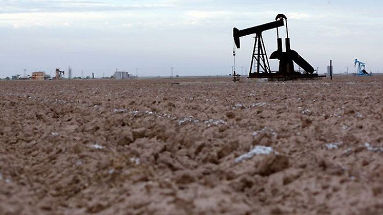 Putin: Los futuros precios de petróleo sacudirán la economía mundial