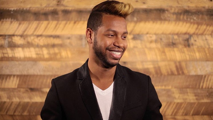 ¿Cómo ganar medio millón de dólares al año tuiteando datos aleatorios?