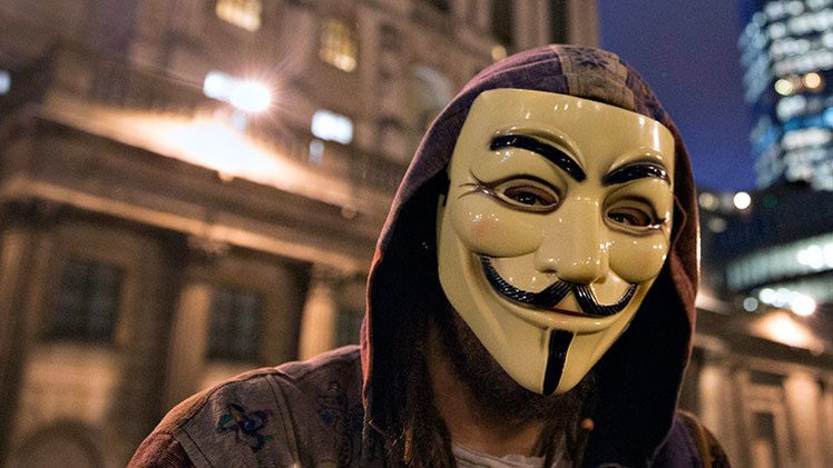 'Hacker' de EE.UU.: "Me acusaron de 44 delitos por no cooperar con el FBI"