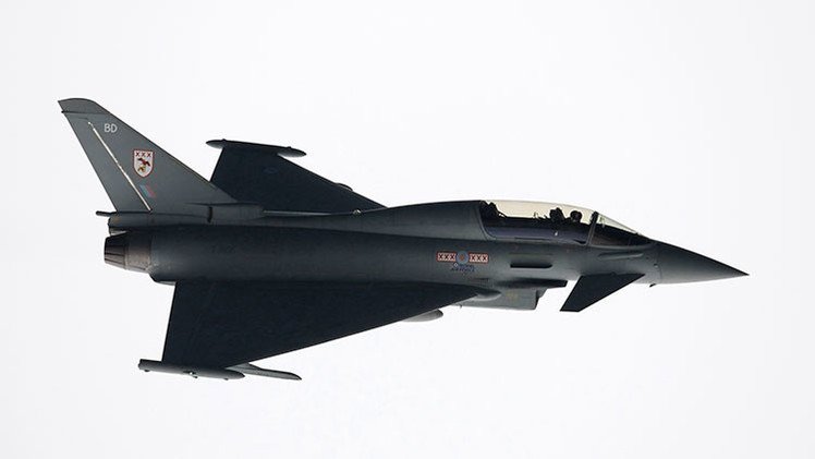 Reino Unido despliega aviones de caza para interceptar dos bombarderos rusos (video)