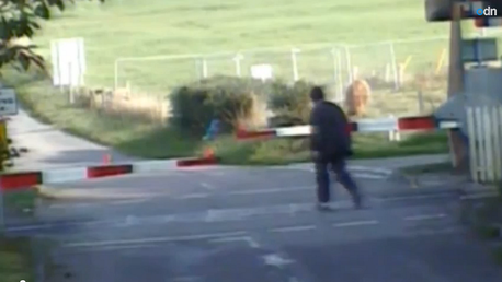 Juegos con la muerte en un paso a nivel