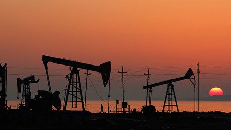 Dos posibles panoramas de la evolución de los precios del petróleo