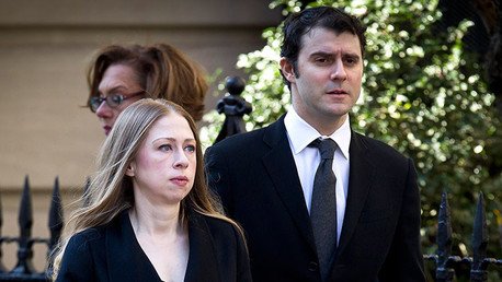 El fondo de cobertura del yerno de los Clinton sufre pérdidas multimillonarias en Grecia