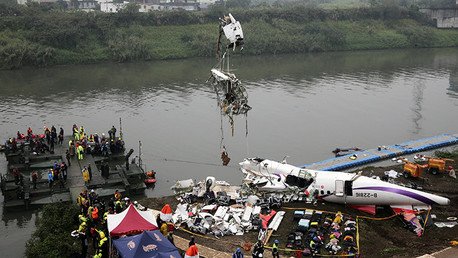 Cajas negras del avión de TransAsia: El piloto apagó uno de los motores antes del siniestro
