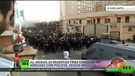 Choques de hinchas del fútbol con la Policía dejan al menos 30 muertos en Egipto