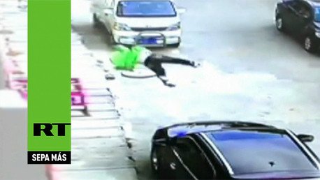 Niño de 3 años cae del tercer piso y se marcha caminando