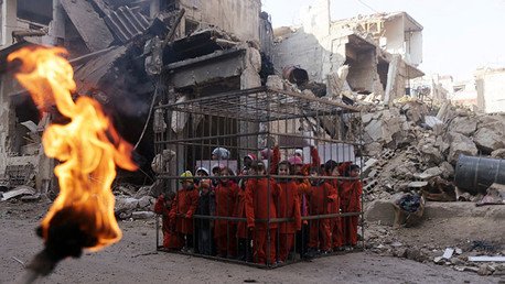 Video: Niños sirios enjaulados protagonizan una polémica protesta