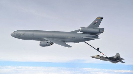 Video: Reabastecimiento en vuelo de los cazas que bombardean al Estado Islámico