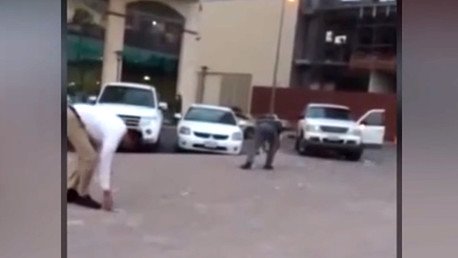 ¿Llueve dinero en Dubái?: Aparece medio millón de libras volando por las calles