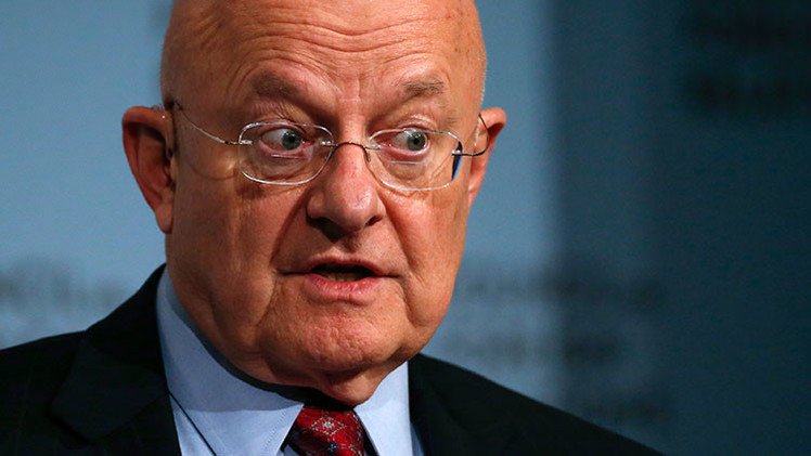 El jefe de la inteligencia estadounidense reconoce en un lapsus haber visitado Kiev