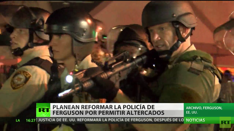Fiscal general de EE.UU. no descarta la disolución de la Policía de Ferguson