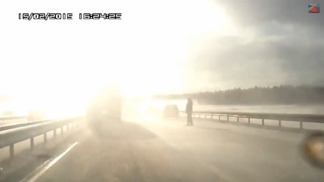 "No vayas hacia la luz": la poca visibilidad provoca un terrible accidente